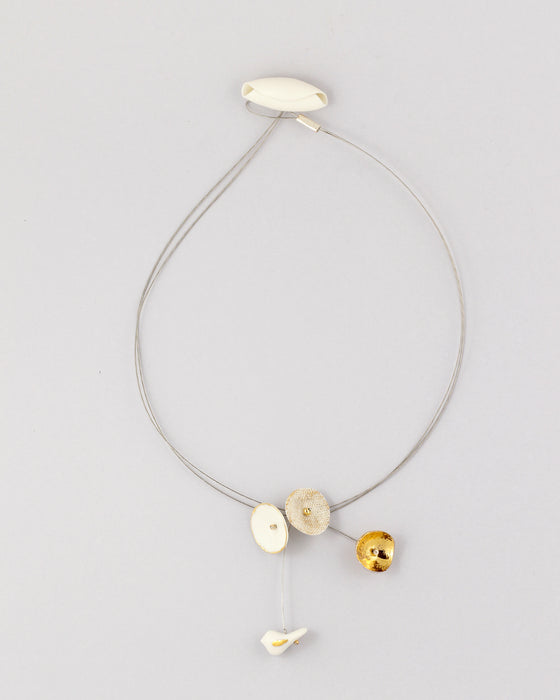 Collana in porcellana a cavetto "Uccellino in volo"