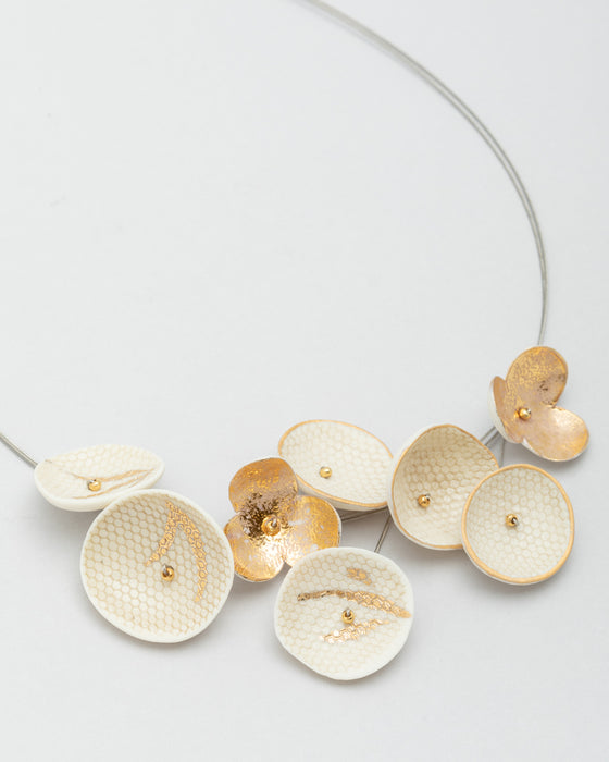 Collana in porcellana a cavetto "Riflessi dorati"