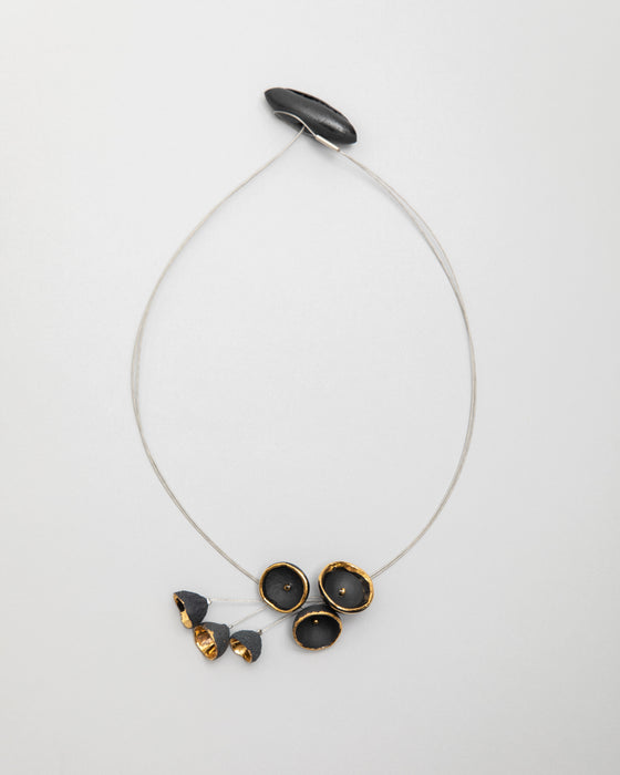 Collana in porcellana a cavetto "Tre campanelle"