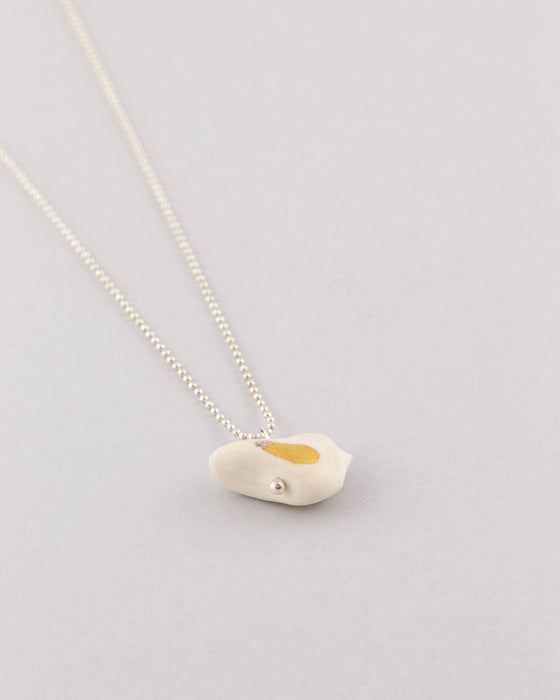 Collana in argento, con porcellana bianca "Uccellino" lustro oro