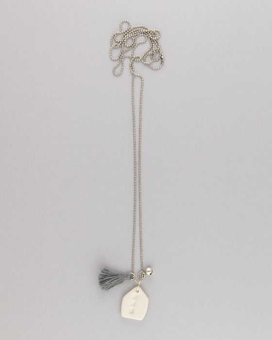 Collana in porcellana linea "Giocosa", casetta bianca