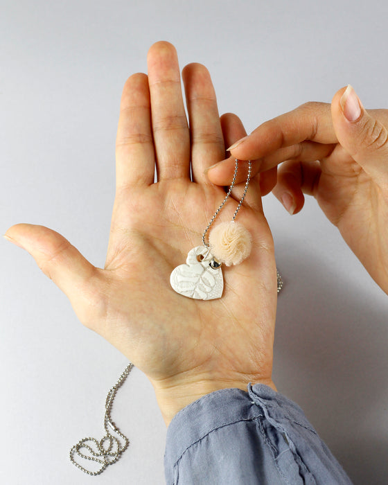 Collana in porcellana linea "Giocosa", cuore cipria