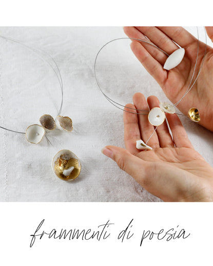 Collana in porcellana a cavetto "Uccellino in volo"