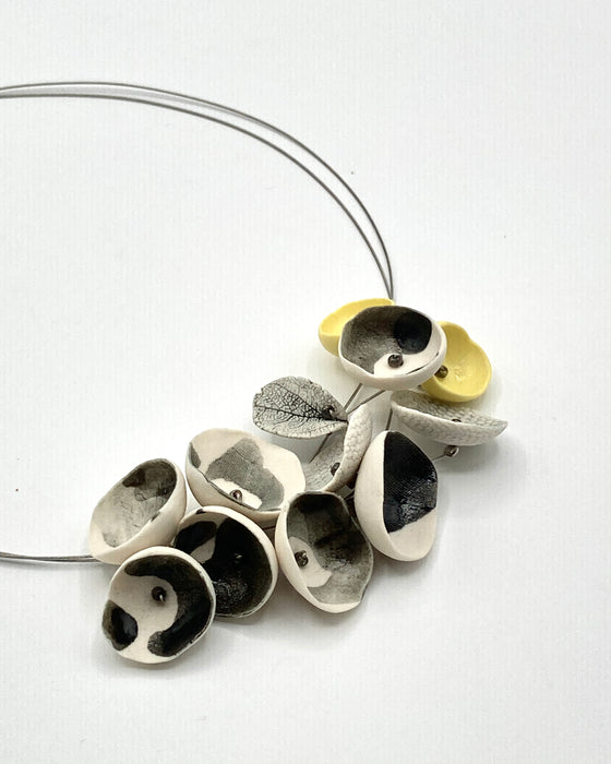 Collana in porcellana a cavetto "Luna piena"
