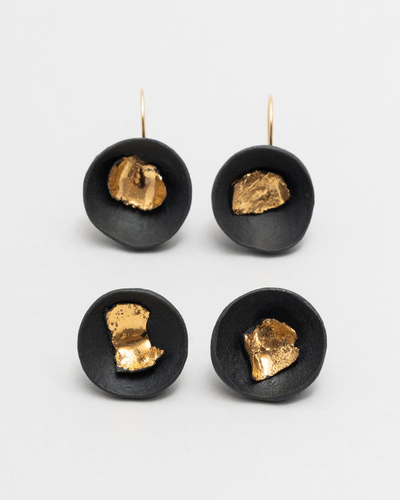 Orecchini in porcellana nera "Liscio" lustro oro