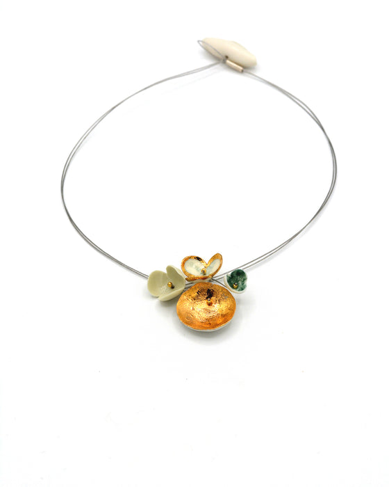 Collana in porcellana a cavetto "Mazzolino verde"