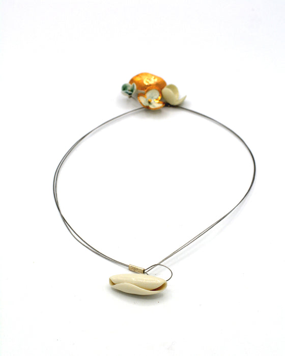 Collana in porcellana a cavetto "Mazzolino verde"