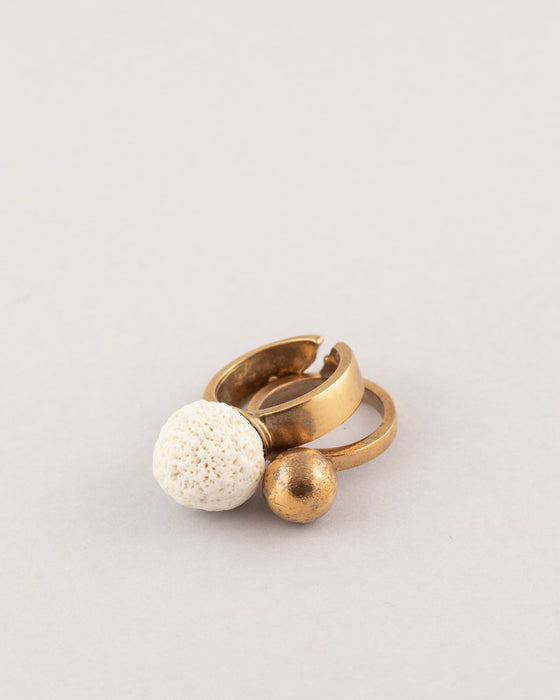 Anello in porcellana e bronzo, con pallina bucherellata, bianco + anello in bronzo "Sole" (SET)